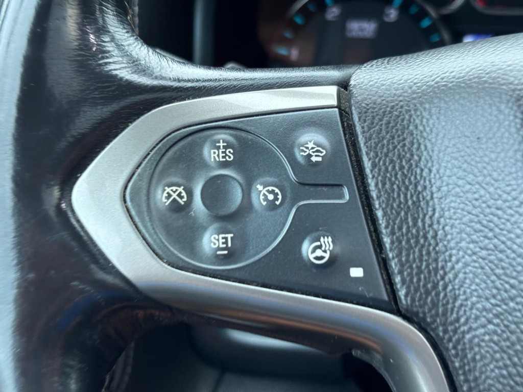 Chevrolet Silverado 2500HD Vehicle Full-screen Gallery Image 17