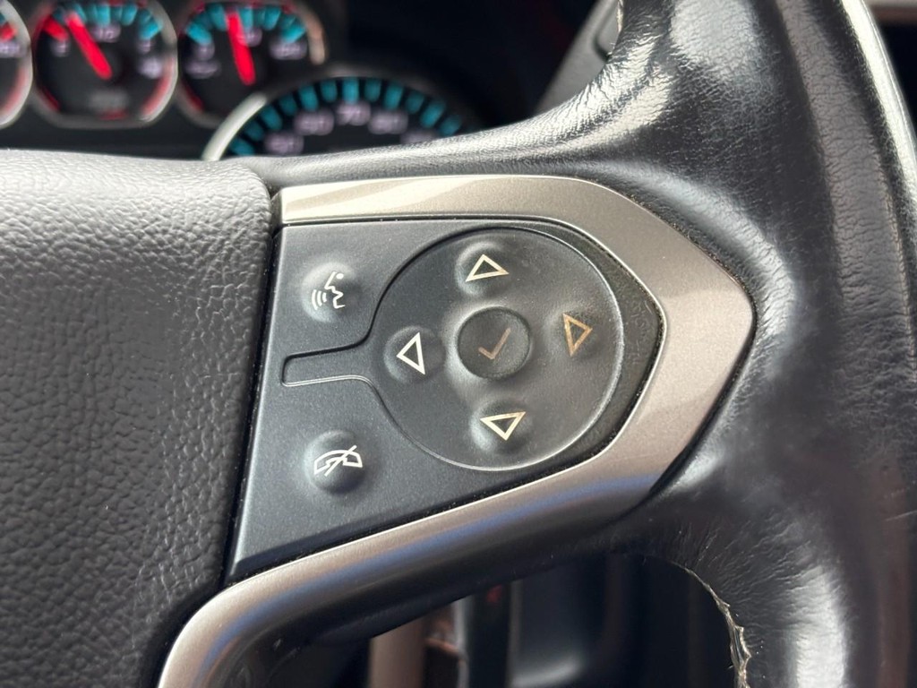 Chevrolet Silverado 2500HD Vehicle Full-screen Gallery Image 18
