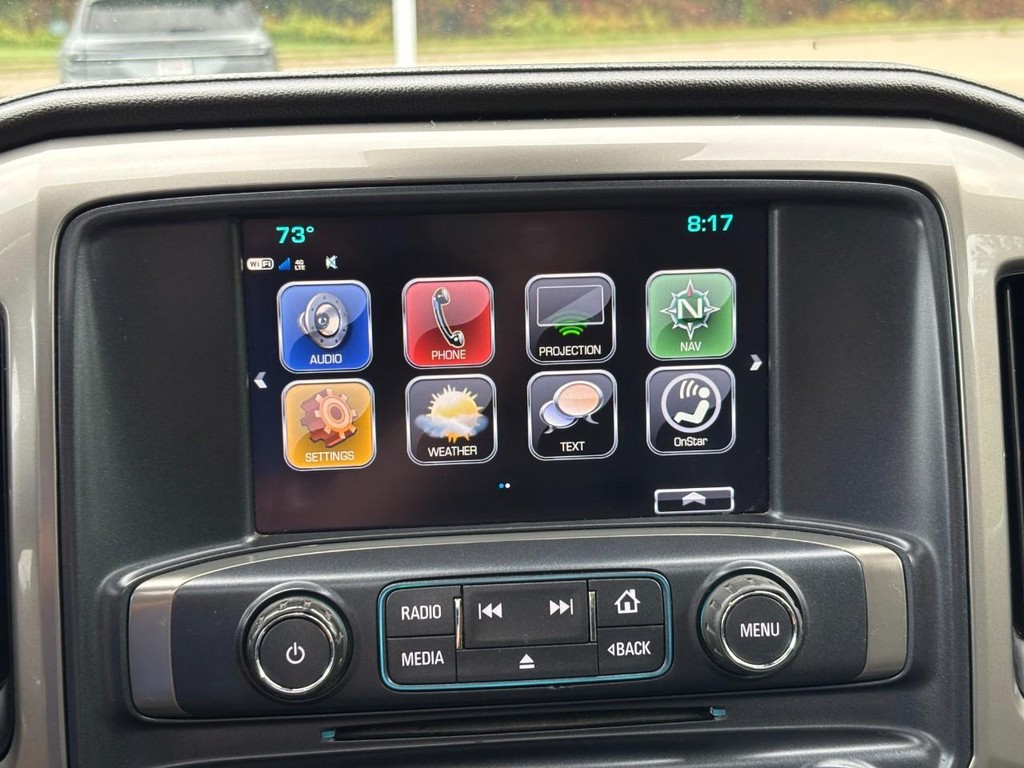 Chevrolet Silverado 2500HD Vehicle Full-screen Gallery Image 20