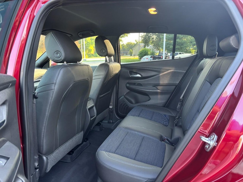 Buick Envista Vehicle Full-screen Gallery Image 10