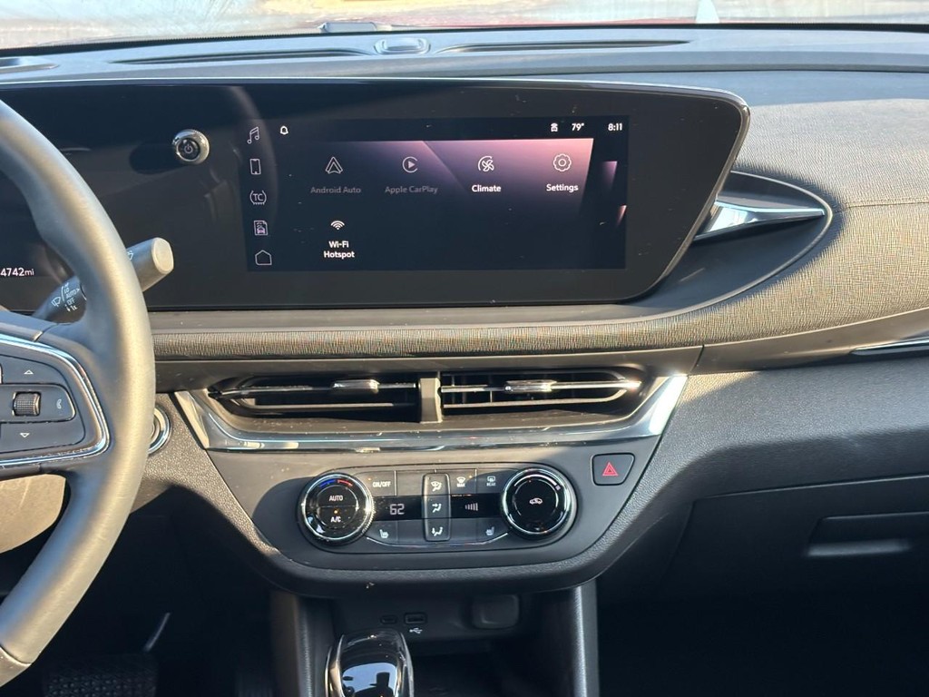 Buick Envista Vehicle Full-screen Gallery Image 13