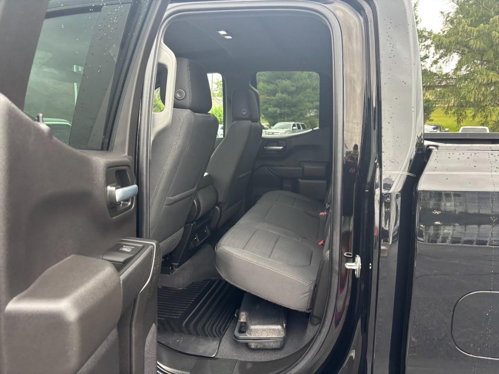 Chevrolet Silverado 1500 LTD Vehicle Full-screen Gallery Image 10