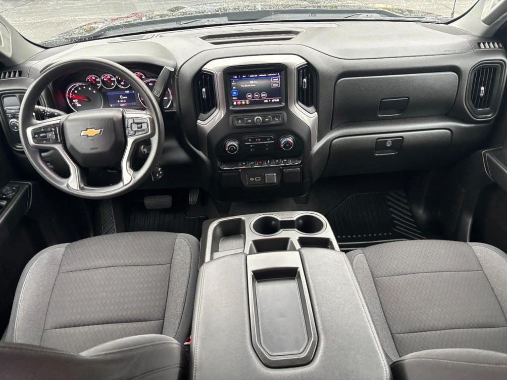 Chevrolet Silverado 1500 LTD Vehicle Full-screen Gallery Image 11