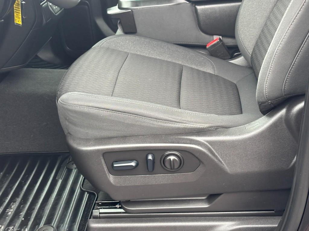 Chevrolet Silverado 1500 LTD Vehicle Full-screen Gallery Image 15