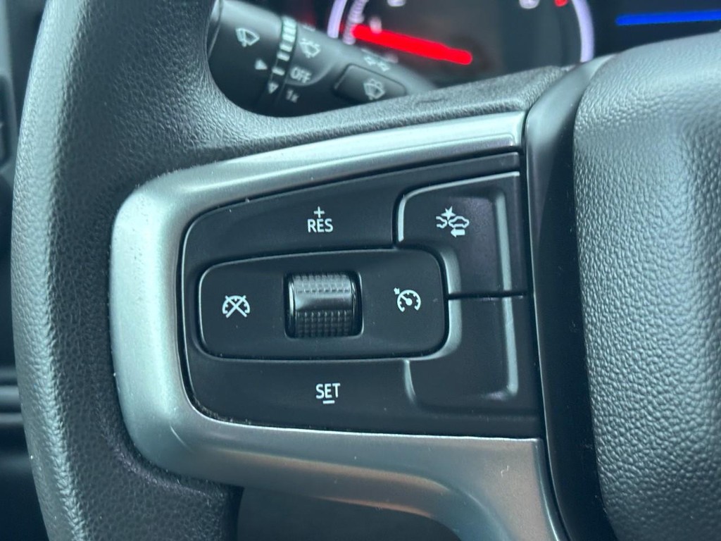 Chevrolet Silverado 1500 LTD Vehicle Full-screen Gallery Image 17