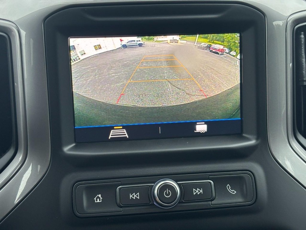 Chevrolet Silverado 1500 LTD Vehicle Full-screen Gallery Image 21