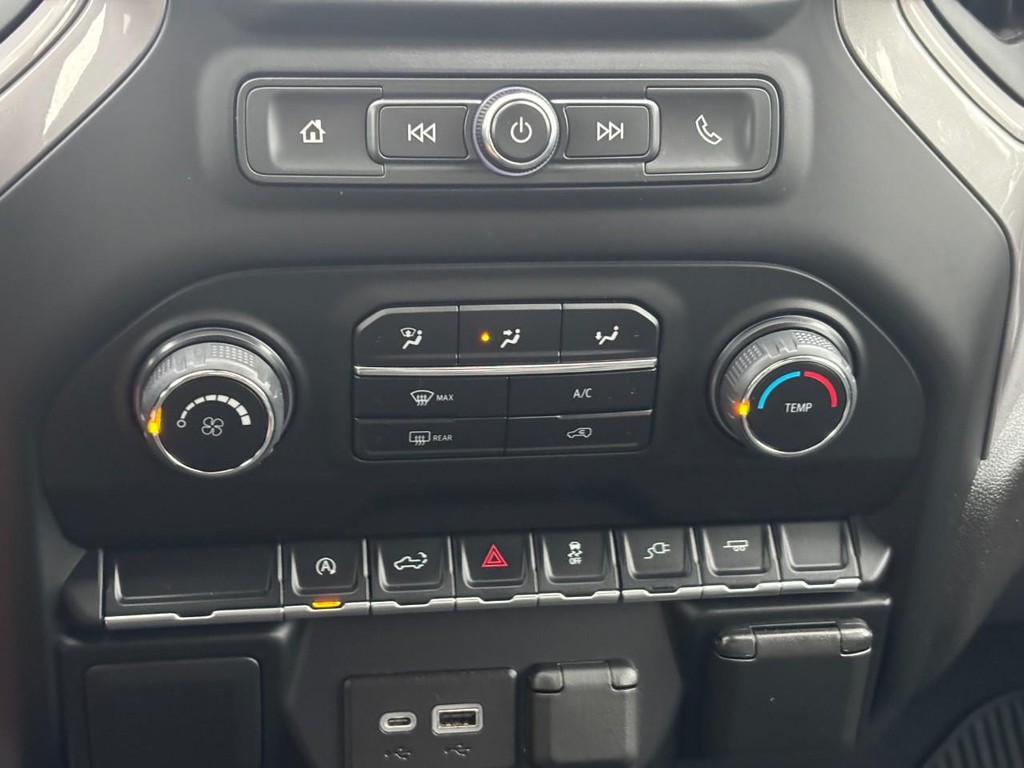 Chevrolet Silverado 1500 LTD Vehicle Full-screen Gallery Image 22