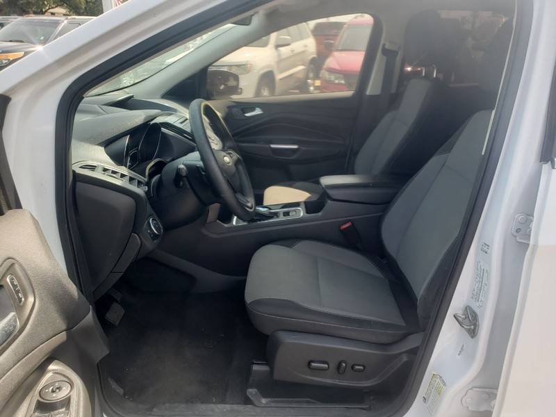 Ford Escape Vehicle Image 09