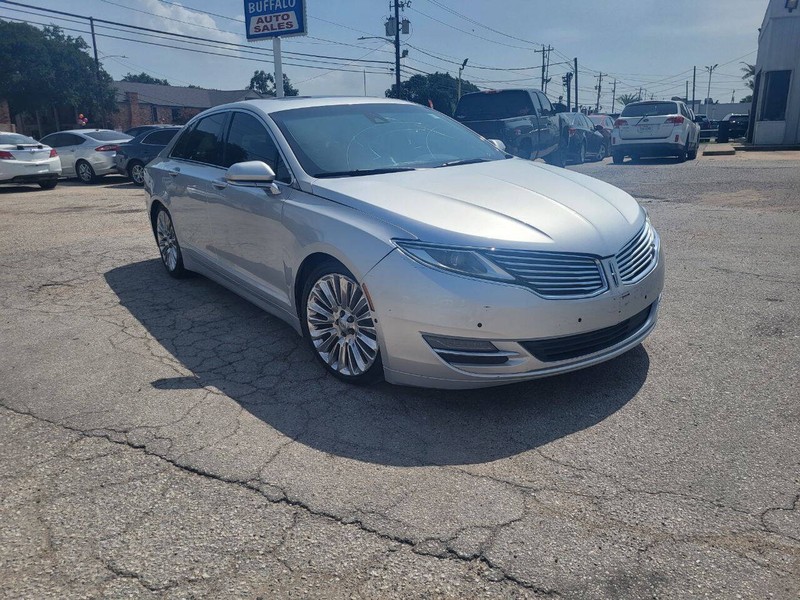 Lincoln MKZ Vehicle Image 02