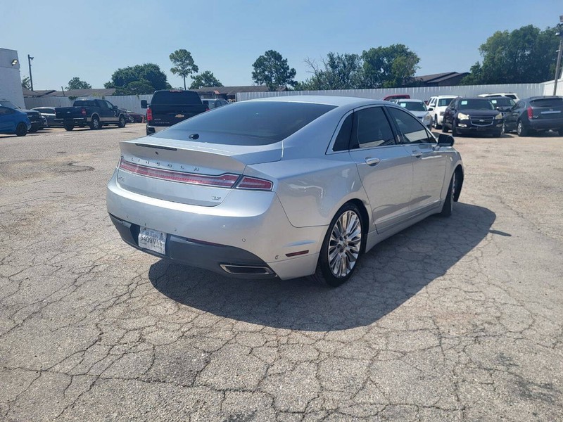 Lincoln MKZ Vehicle Image 08