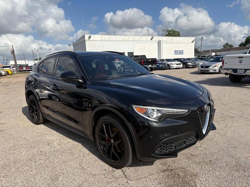 Alfa Romeo Stelvio Vehicle Image 02