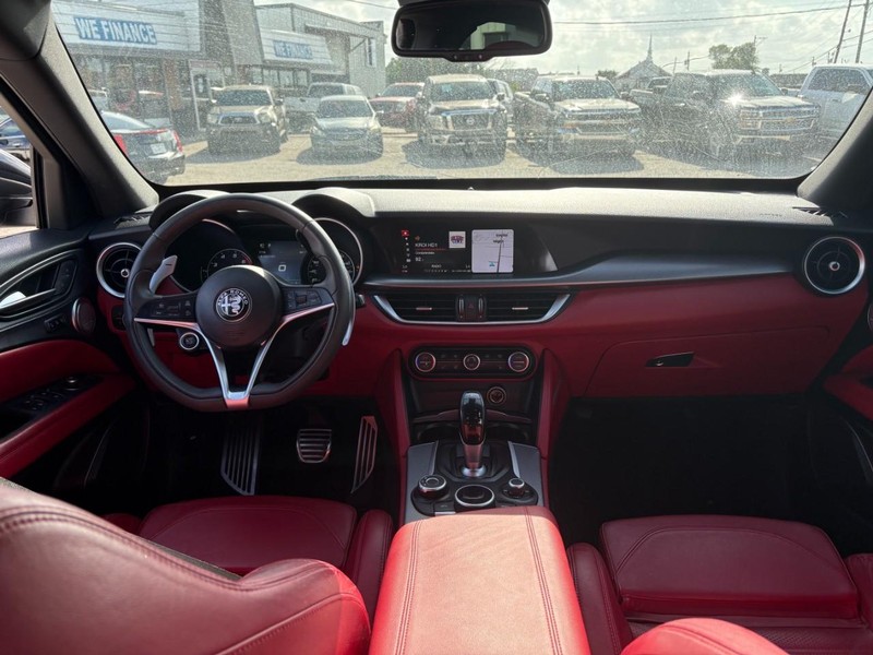 Alfa Romeo Stelvio Vehicle Image 06