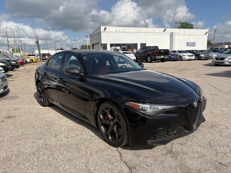 Alfa Romeo Giulia Vehicle Image 02
