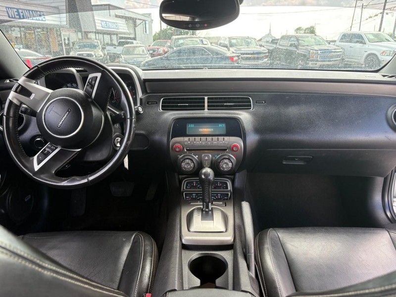 Chevrolet Camaro Vehicle Image 05