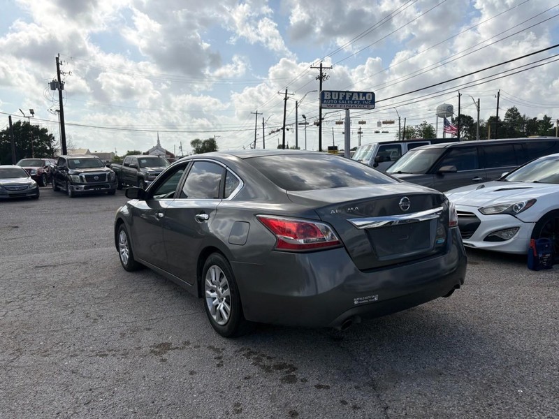 Nissan Altima Vehicle Image 03