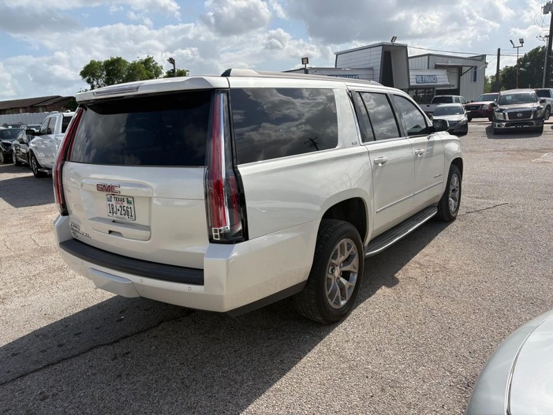 GMC Yukon XL Vehicle Image 04