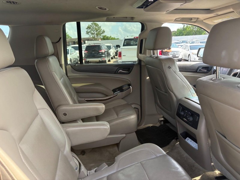 GMC Yukon XL Vehicle Image 05