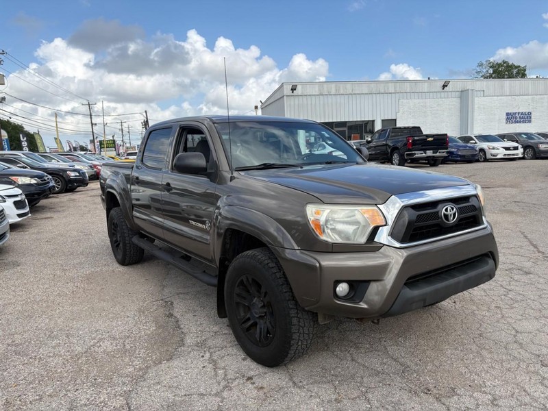 Toyota Tacoma Vehicle Image 02