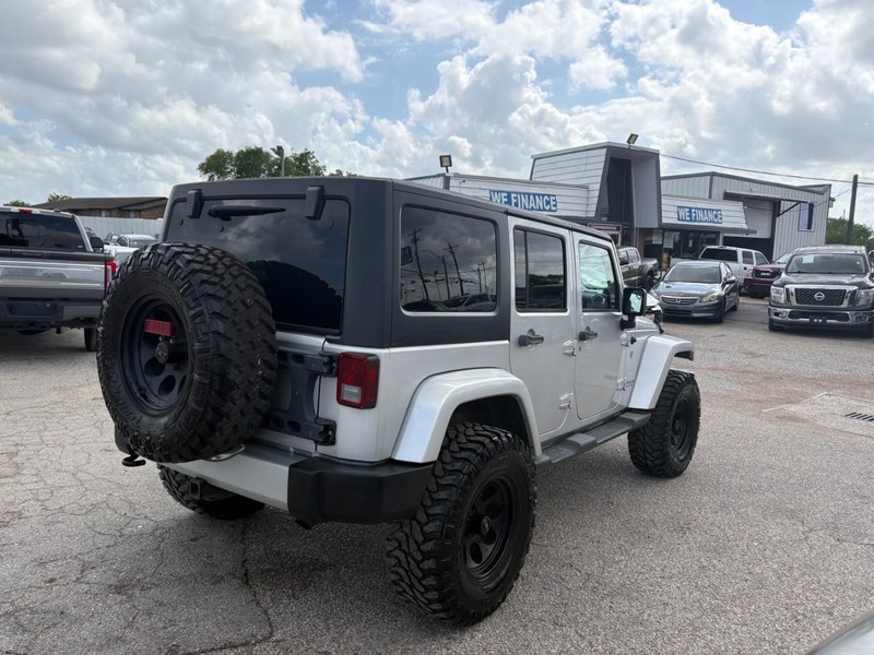 Jeep Wrangler Unlimited Vehicle Image 04