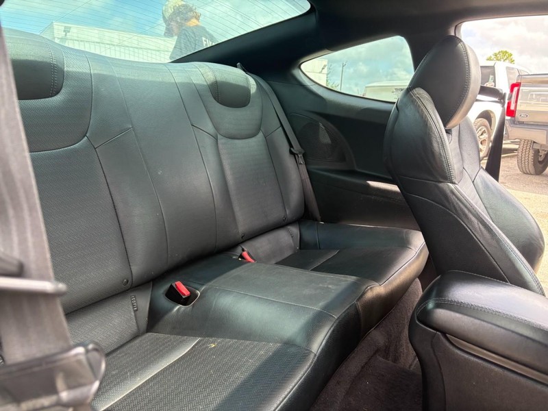 Hyundai Genesis Coupe Vehicle Image 05