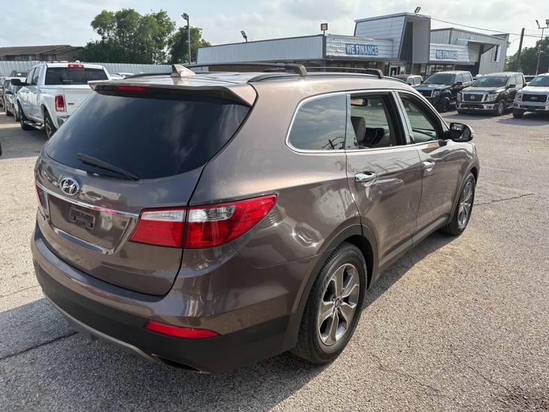 Hyundai Santa Fe Vehicle Image 04