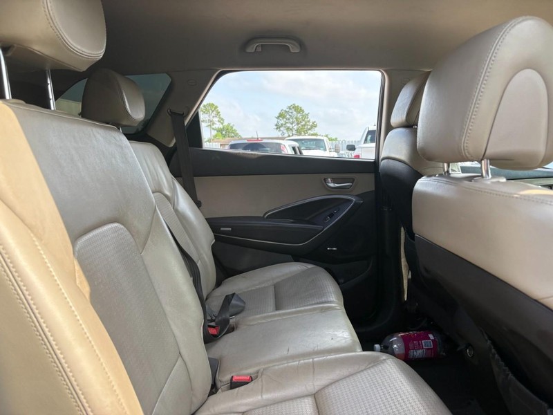 Hyundai Santa Fe Vehicle Image 06