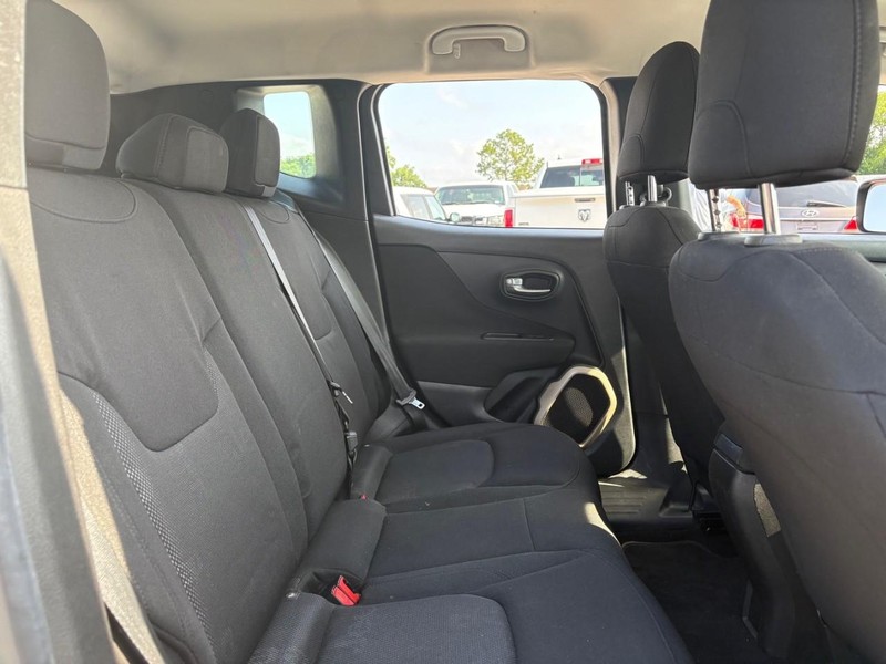 Jeep Renegade Vehicle Image 05