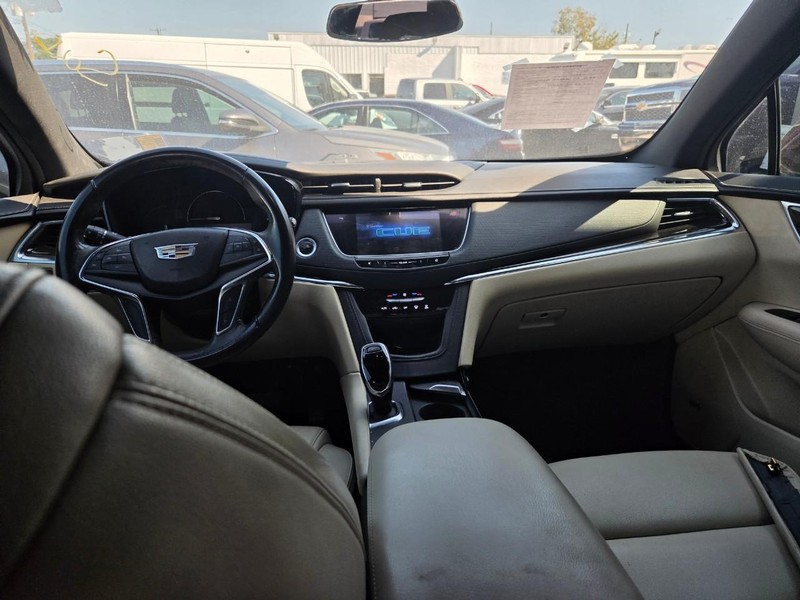 Cadillac XT5 Vehicle Image 07