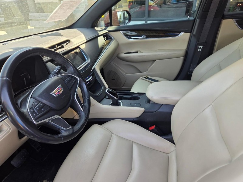 Cadillac XT5 Vehicle Image 08