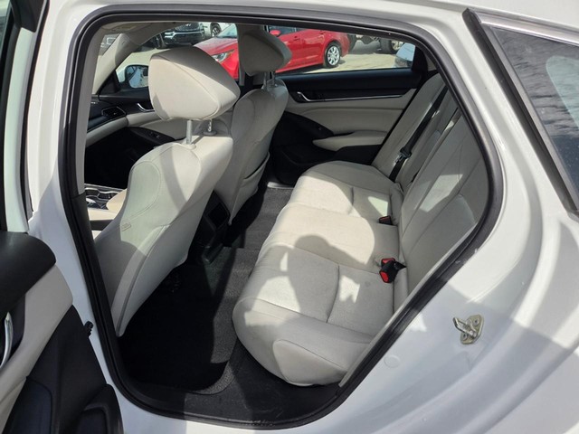 Honda Accord Sedan Vehicle Image 10
