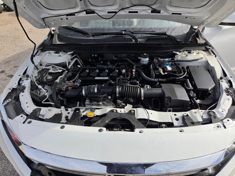 Honda Accord Sedan Vehicle Image 12