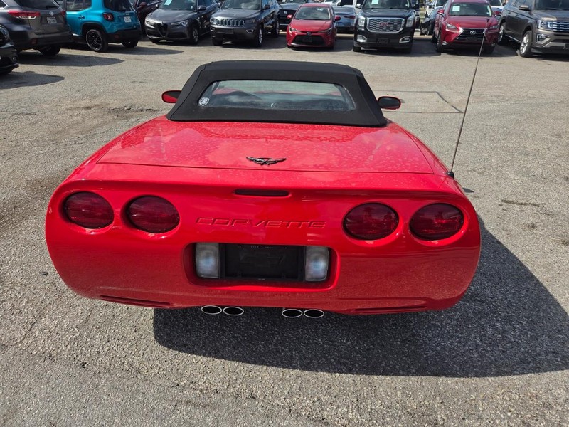 Chevrolet Corvette Vehicle Image 05