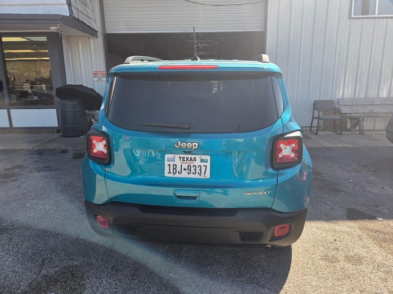 Jeep Renegade Vehicle Image 06