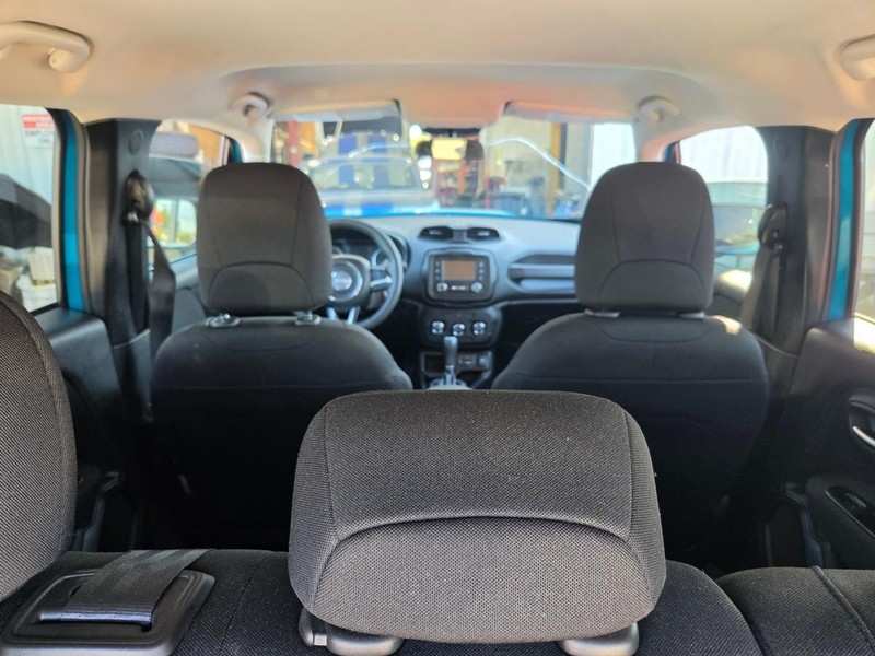 Jeep Renegade Vehicle Image 09
