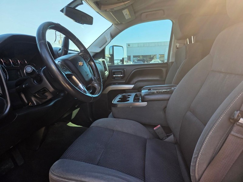 Chevrolet Silverado 1500 Vehicle Image 11