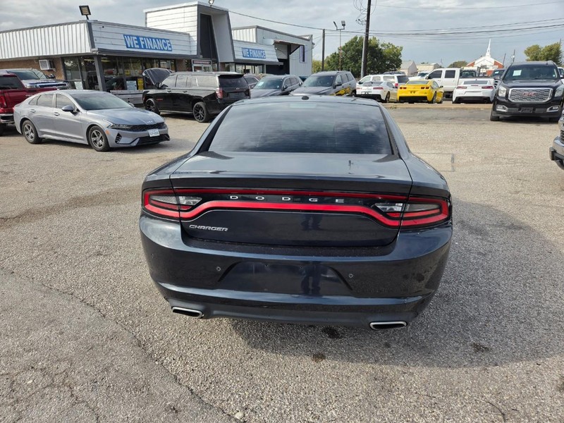 Dodge CHARGER Vehicle Image 04