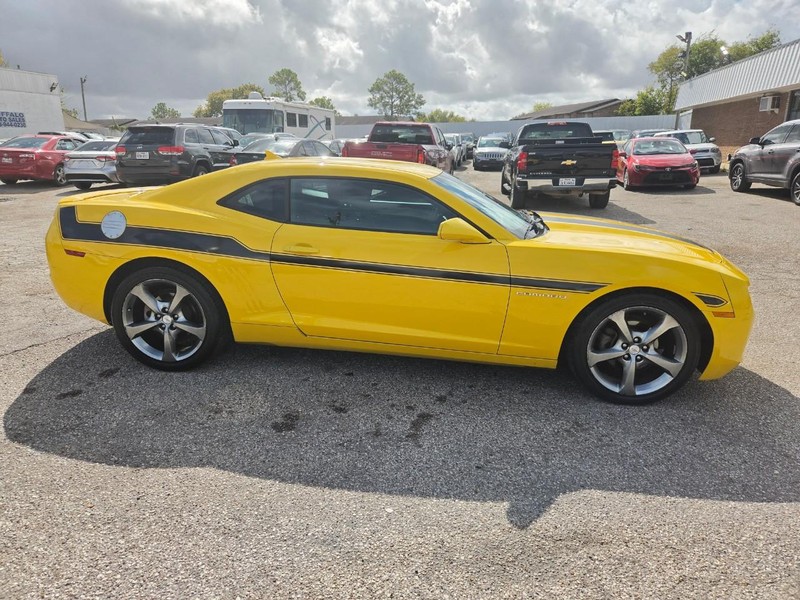 Chevrolet Camaro Vehicle Image 05