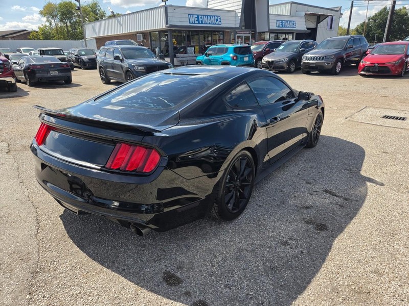 Ford Mustang Vehicle Image 02