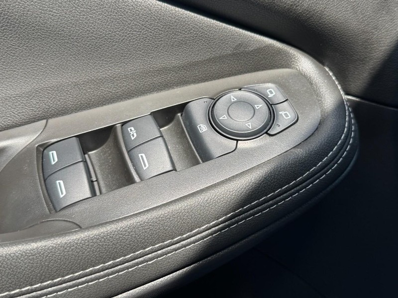 Buick Encore GX Vehicle Image 15