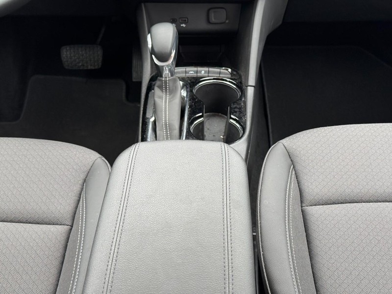 Buick Encore GX Vehicle Image 09