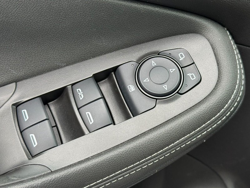 Buick Encore GX Vehicle Image 16