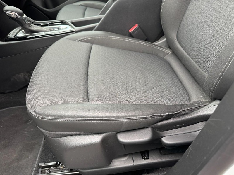 Buick Encore GX Vehicle Image 17