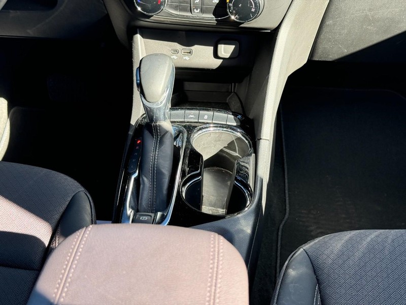 Buick Encore GX Vehicle Image 09