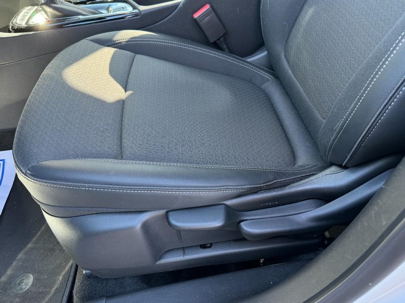 Buick Encore GX Vehicle Image 16