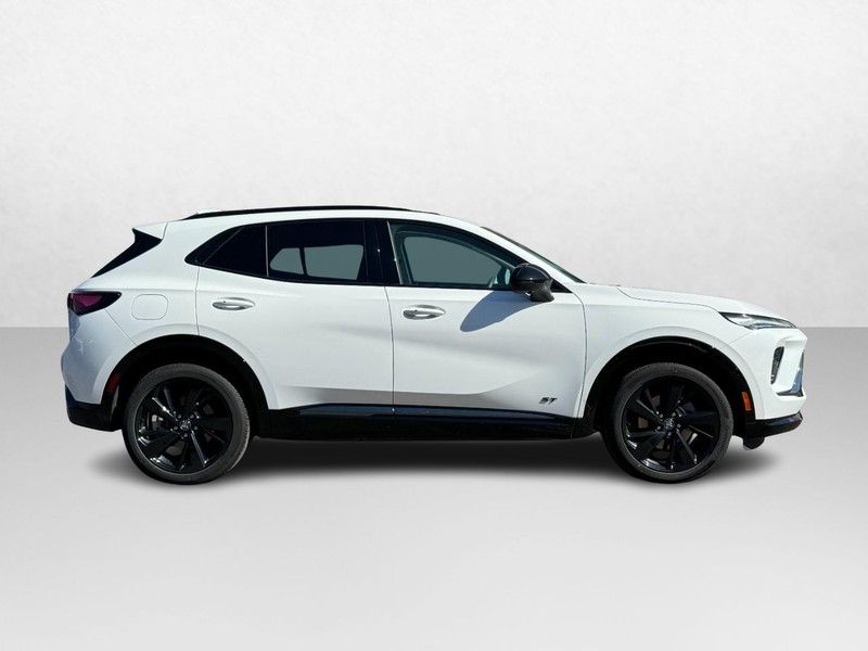 Buick Envision Vehicle Image 02