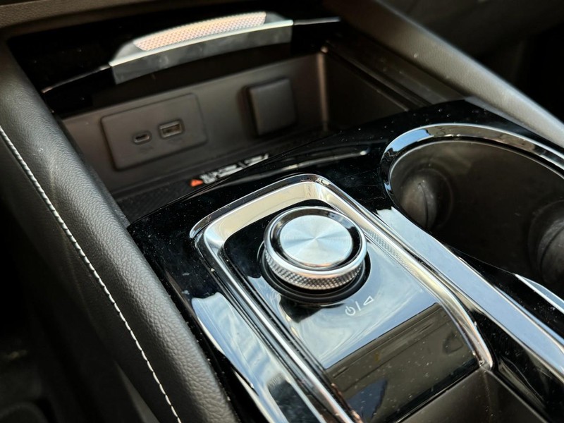 Buick Envision Vehicle Image 13