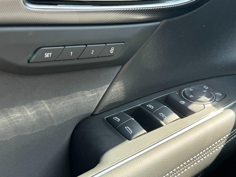 Buick Envision Vehicle Image 16