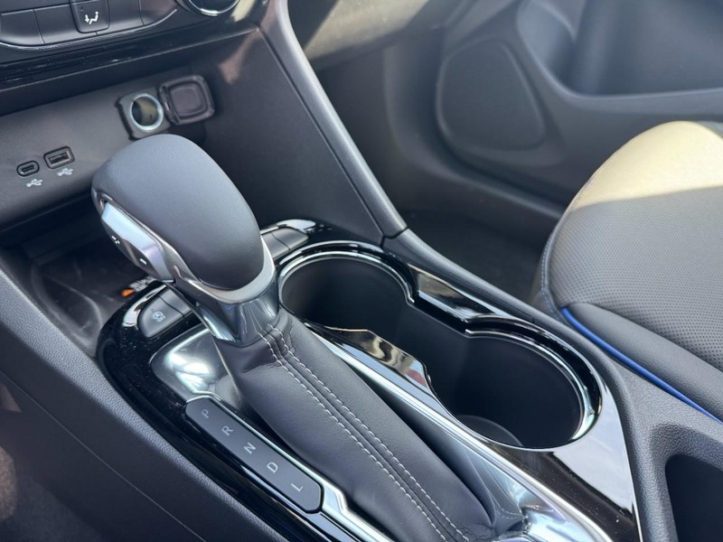 Buick Encore GX Vehicle Image 12