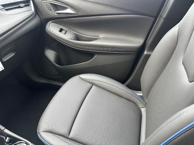 Buick Encore GX Vehicle Image 15