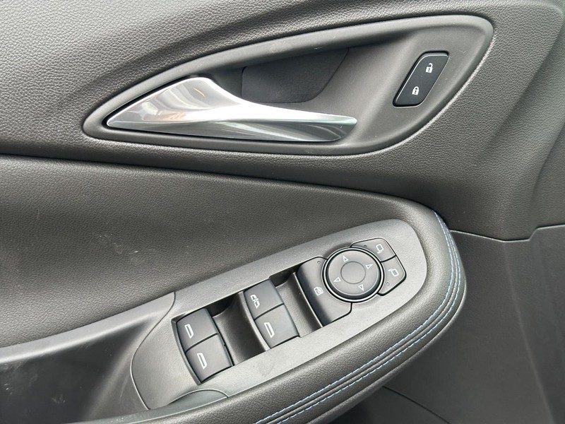 Buick Encore GX Vehicle Image 16